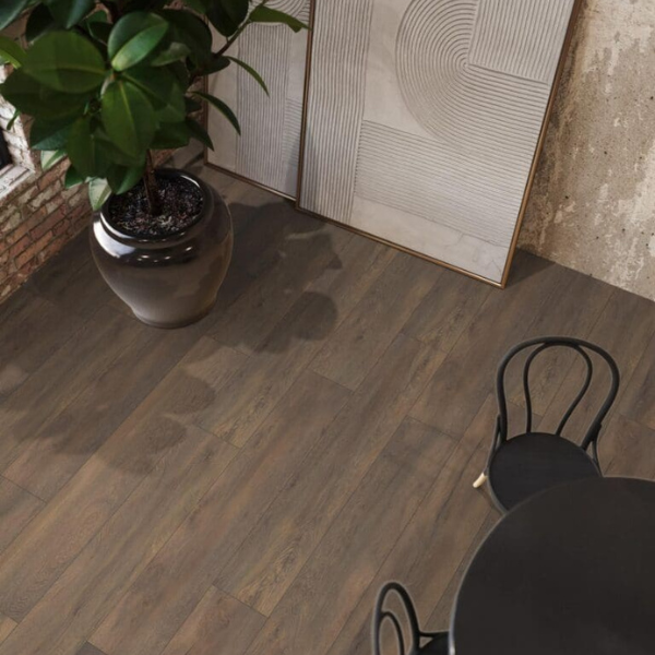 Floorlife Union Square donkerbruin eiken laminaat sfeer